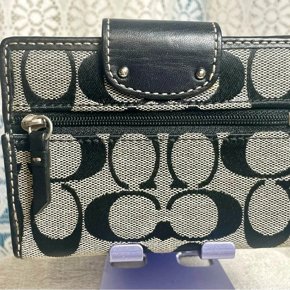 Coach Y2k Black & Gray Signature Turnlock Wallet 3.5 in H x 5 in L - Picture 4 of 10